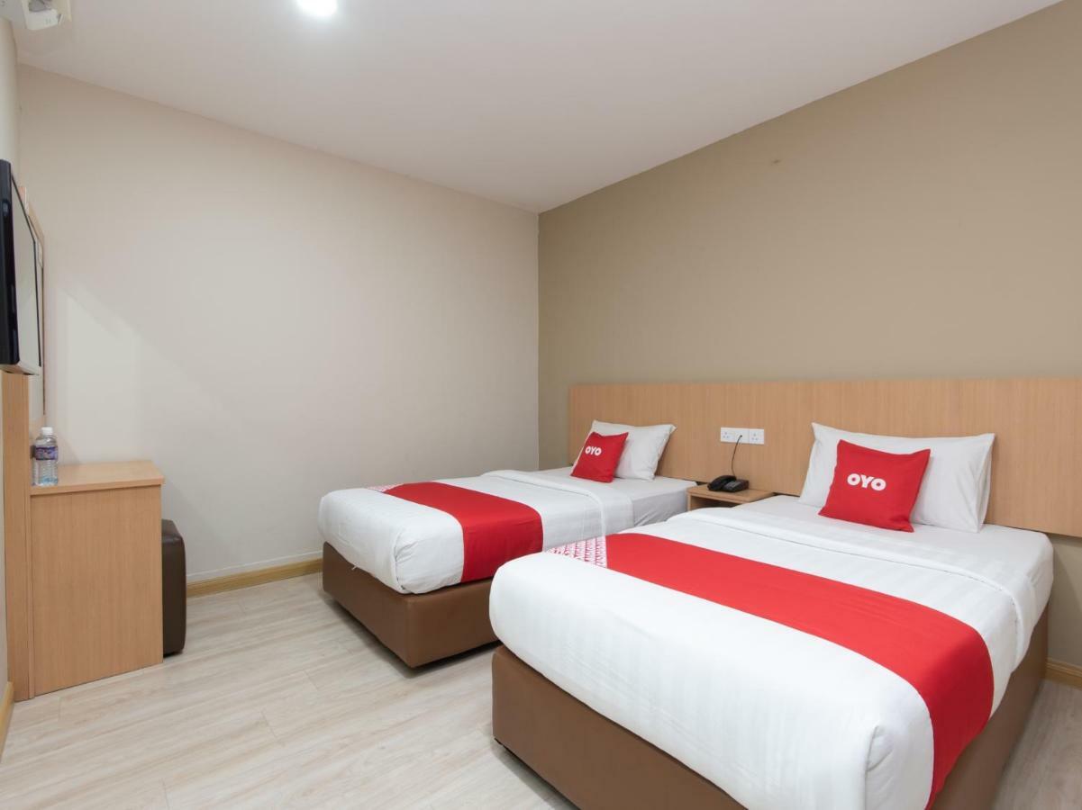 Oyo 89344 Labuan Avenue Hotel Экстерьер фото