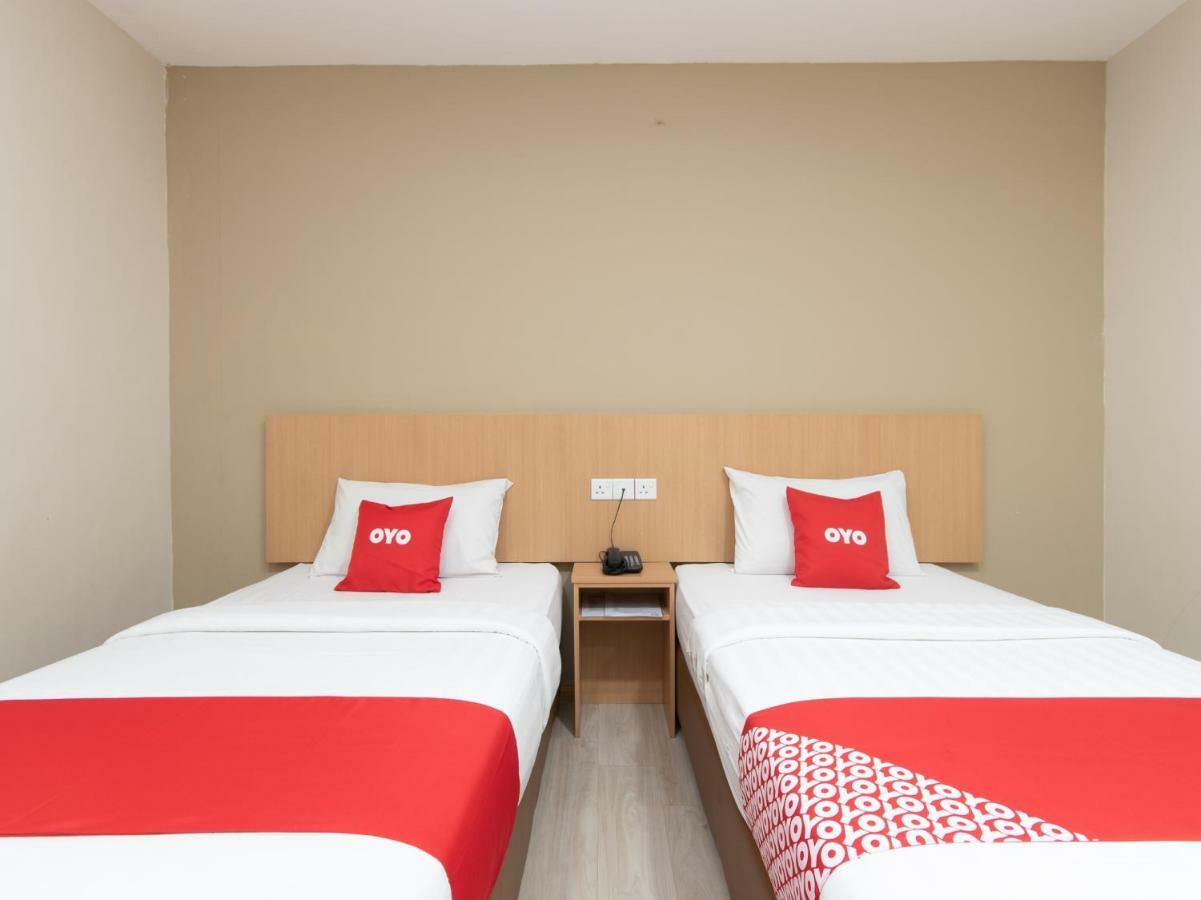 Oyo 89344 Labuan Avenue Hotel Экстерьер фото