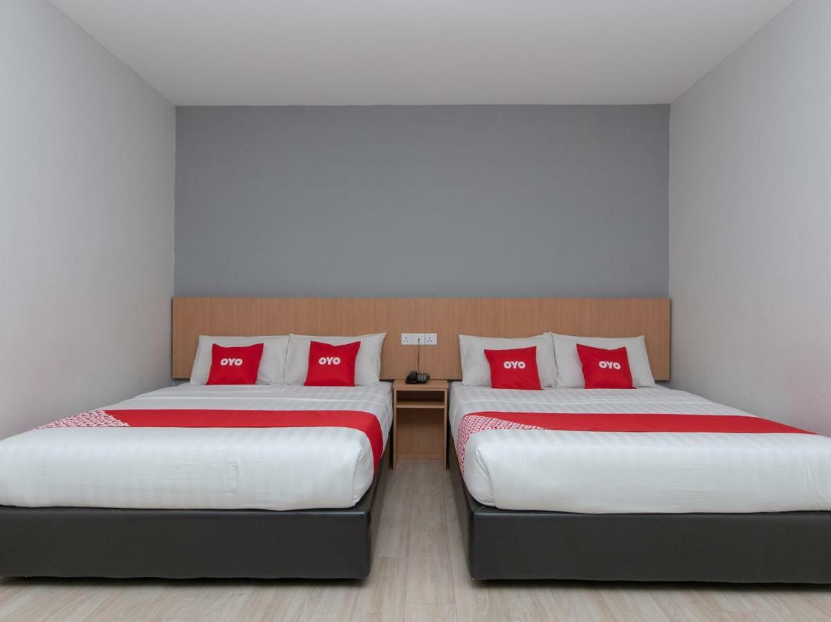 Oyo 89344 Labuan Avenue Hotel Экстерьер фото