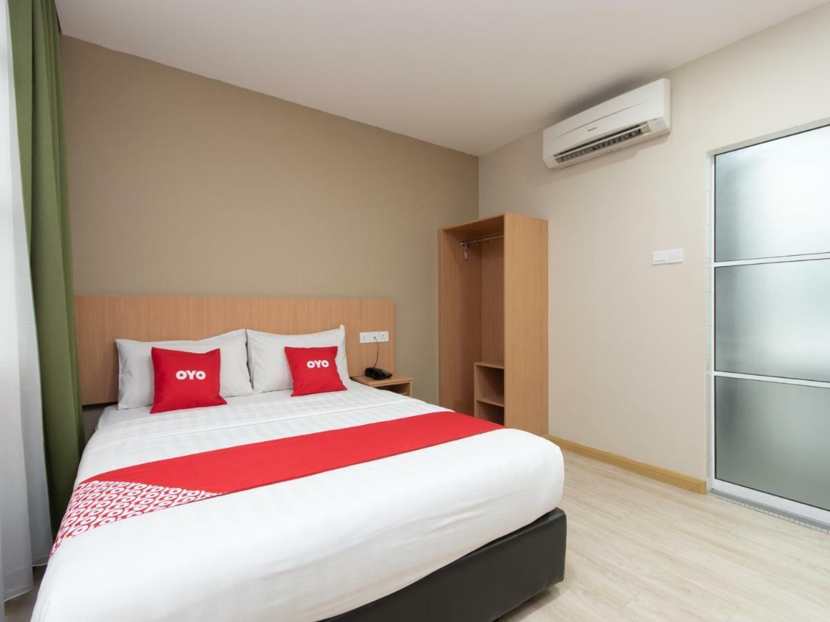 Oyo 89344 Labuan Avenue Hotel Экстерьер фото